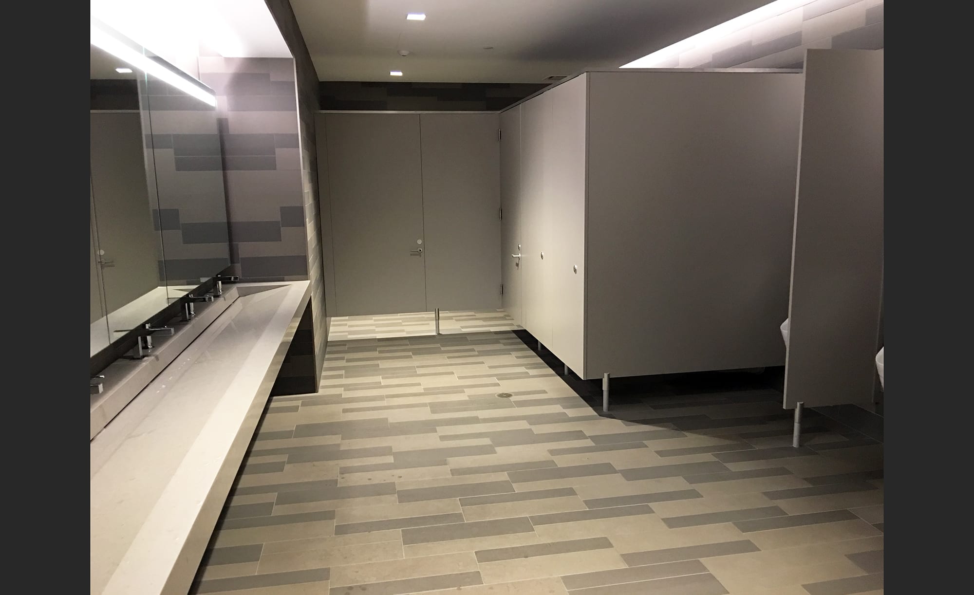 Privada Toilet Partitions - Granite State Specialties