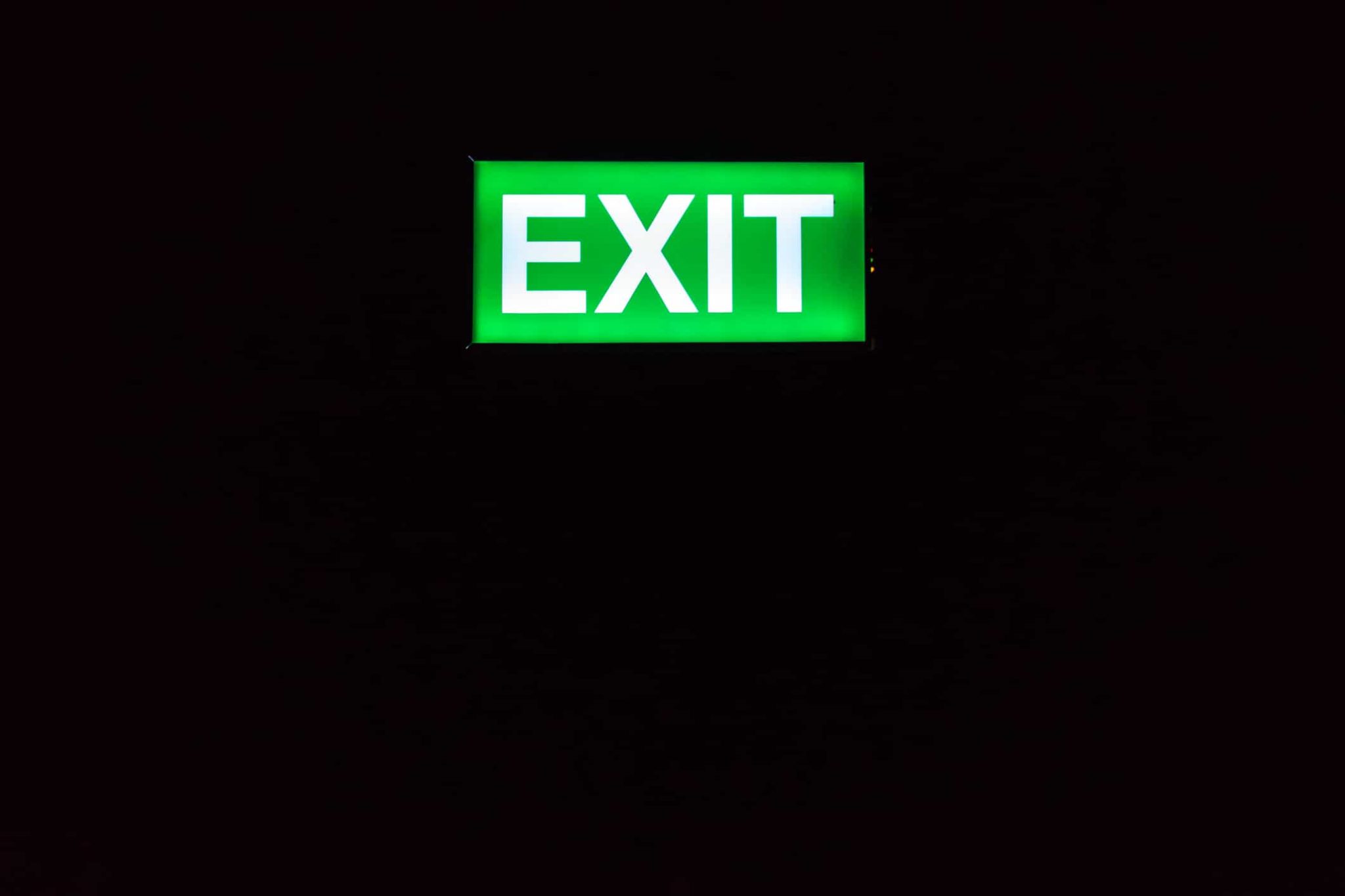 choosing-photoluminescent-exit-signs-power-problem-solved